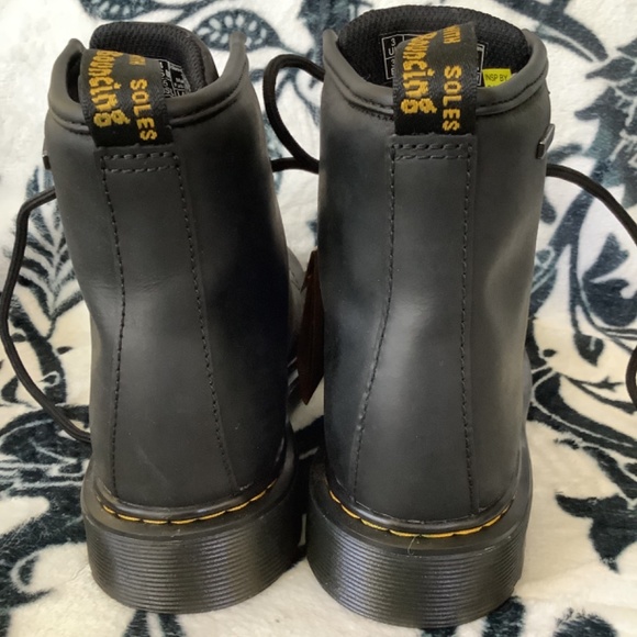 BRAND NWT Waterproof☔️ Doc Martens - Picture 5 of 5
